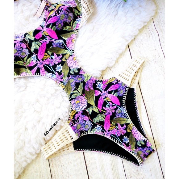 NWT Victoria’s Secret Crotchet floral one piece 🌿 - Picture 3 of 6
